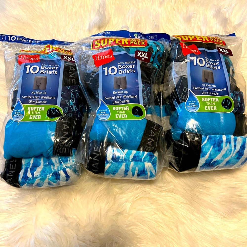 Hanes Boys Tagless Briefs. Size 2x in boys/Size 20